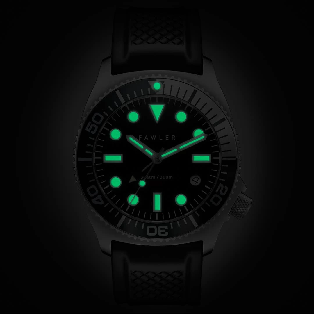 Fawler Alon | Montre De Plongée GMT Noire En Acier Inoxydable 2 Fawler Alon | Montre De Plongée GMT Noire En Acier Inoxydable – Image 2