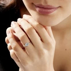 Bague Clothilde Or Blanc Topaze Et Oxyde De Zirconium -Montres Magasin B3DFBTB794 model1